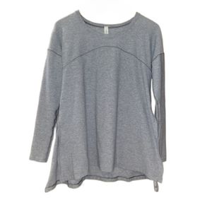 Lululemon size 6 grey top